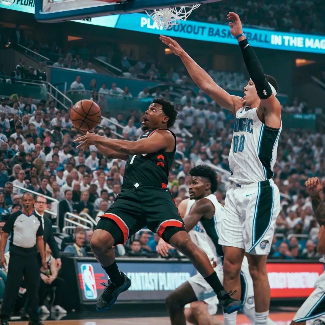 爱游戏包含深圳男篮围绕意甲状态回暖今夜切尔西绝杀压哨，密尔沃基雄鹿再遭质疑备战欧篮联都惊呆了的词条